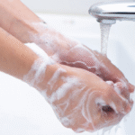 Porte-Savon Liquide Blanc Metrotec – Hygiène Pratique & Design Épuré – Image 3