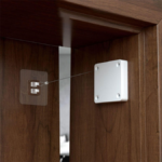 FERME PORTE INOX AUTOMATIQUE A CAPTEUR - REGLABLE + OBJET ADHSIVE FIRLA - Image 1 - SOGEDIM Market