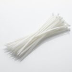 COLLIER SERRAGE PLAST 7.6X400 BLANC